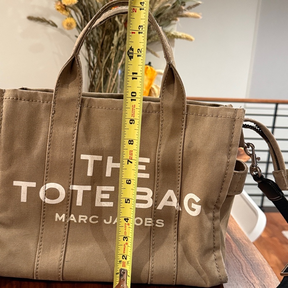 Marc Jacobs Tan Canvas Tote Bag - Picture 3 of 13